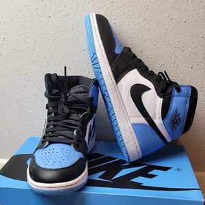 Air Jordan 1 Retro High OG "UNC TOE" 2023 - Size 11 - dz5485 400 (12126-7)